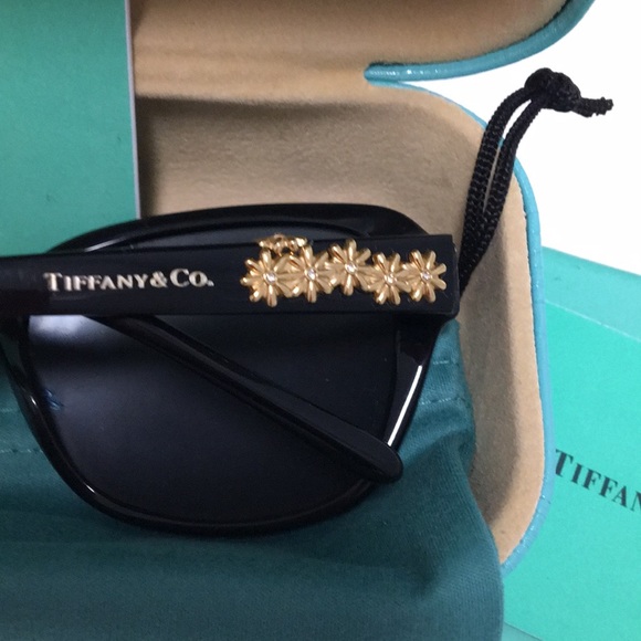❌SOLD ❌NEW TIFFANY&CO CAT-EYE SUNGLASSES 🕶 - Picture 7 of 8